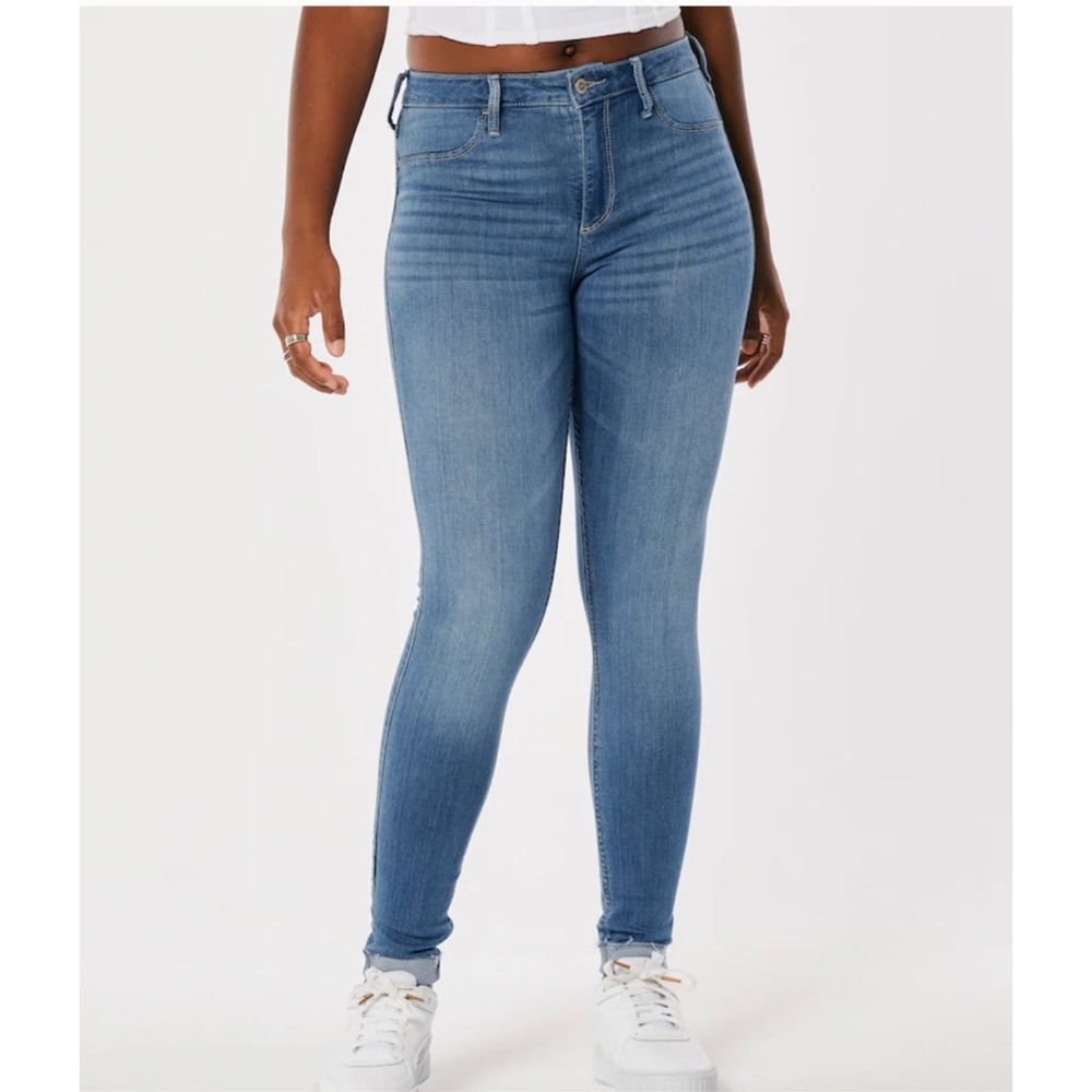 Hollister Curvy Mid-Rise Medium Wash Jean Leggings. Sz 7S 28w 26l